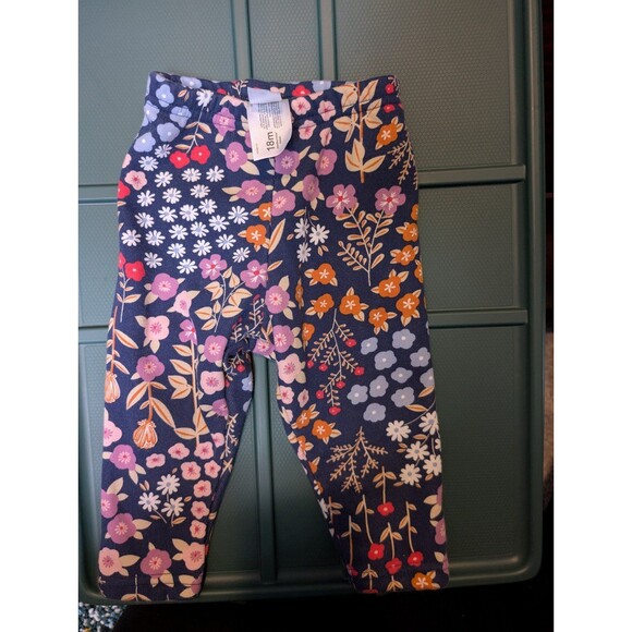 Four Pairs of 12-18 M Leggings - Picture 3 of 12